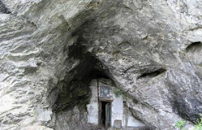 Караульная пещера