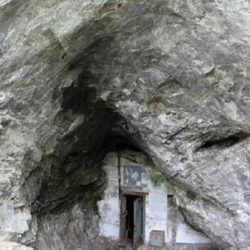 Караульная пещера